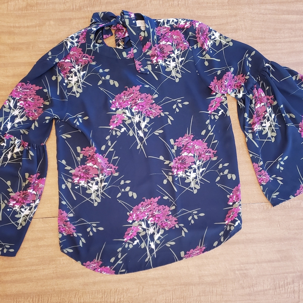 LOFT | Size S | Floral Bell-Sleeve Blouse with Mock Neck and Keyhole Tie Back